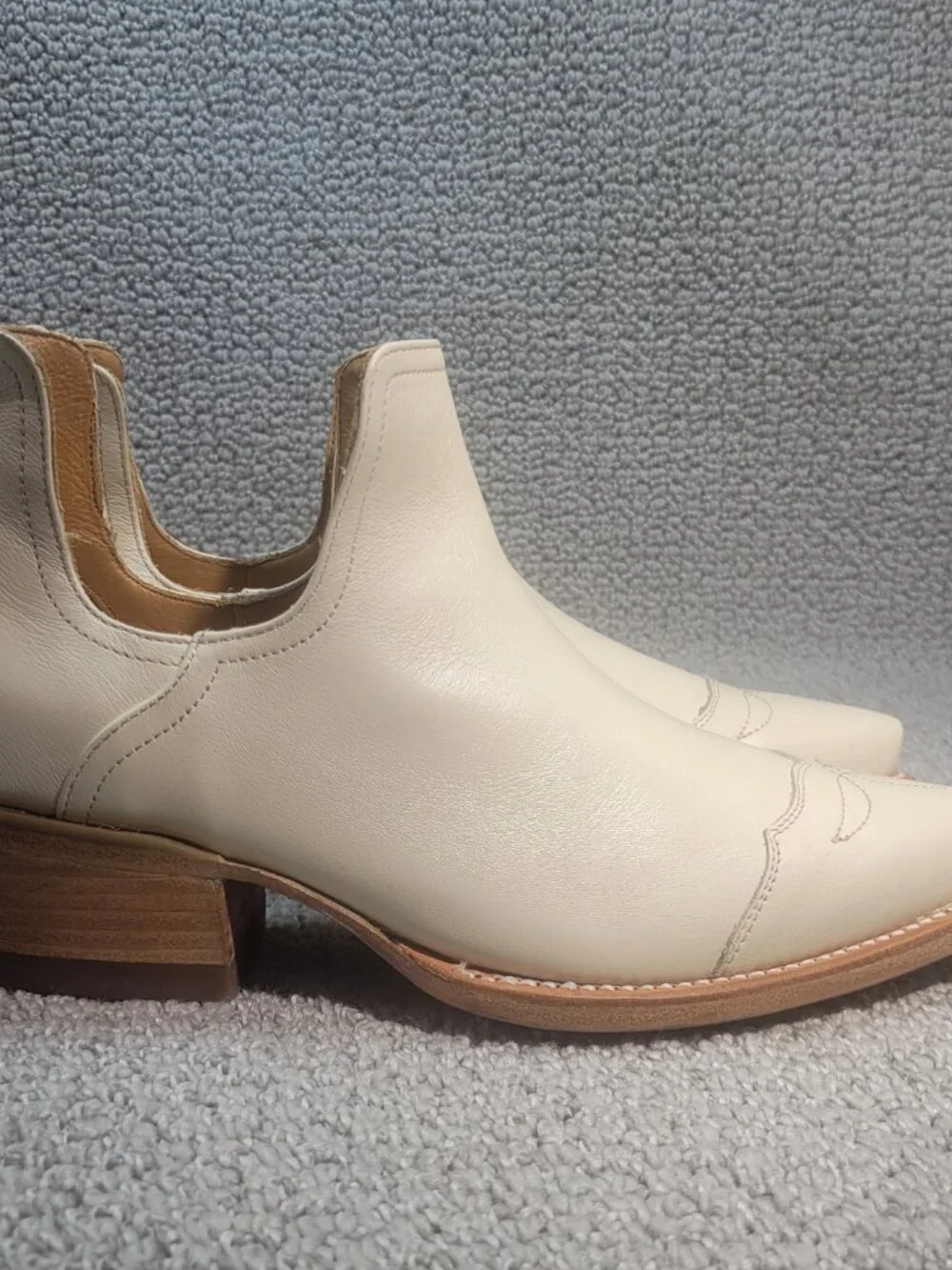 Tecovas The Rosie Women's Size 7.5B Bone Cowhide Bootie Boots